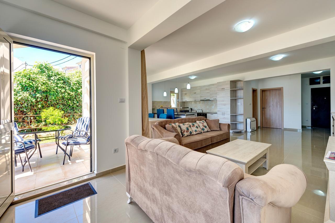 Apartments Villa Adriatic Tivat Ngoại thất bức ảnh