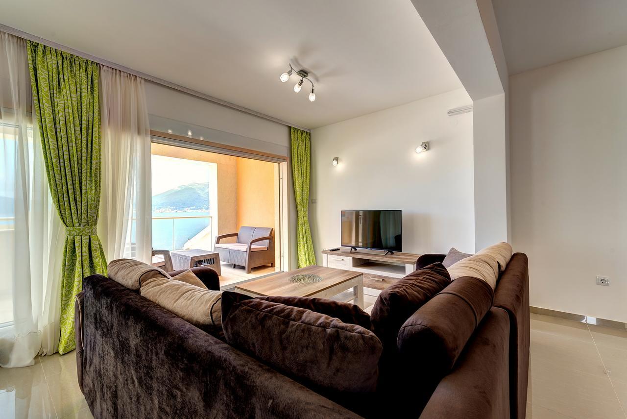 Apartments Villa Adriatic Tivat Ngoại thất bức ảnh