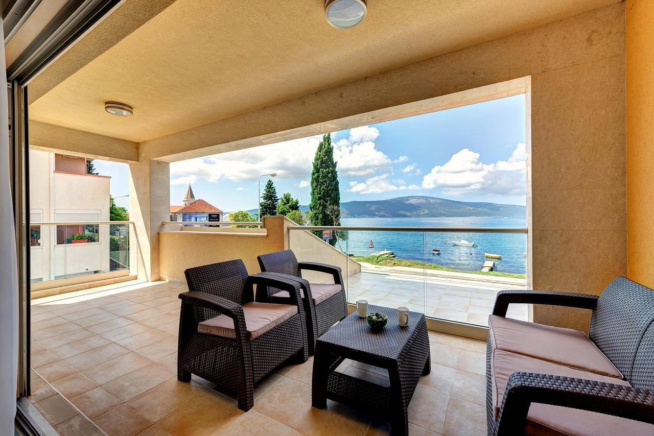 Apartments Villa Adriatic Tivat Ngoại thất bức ảnh