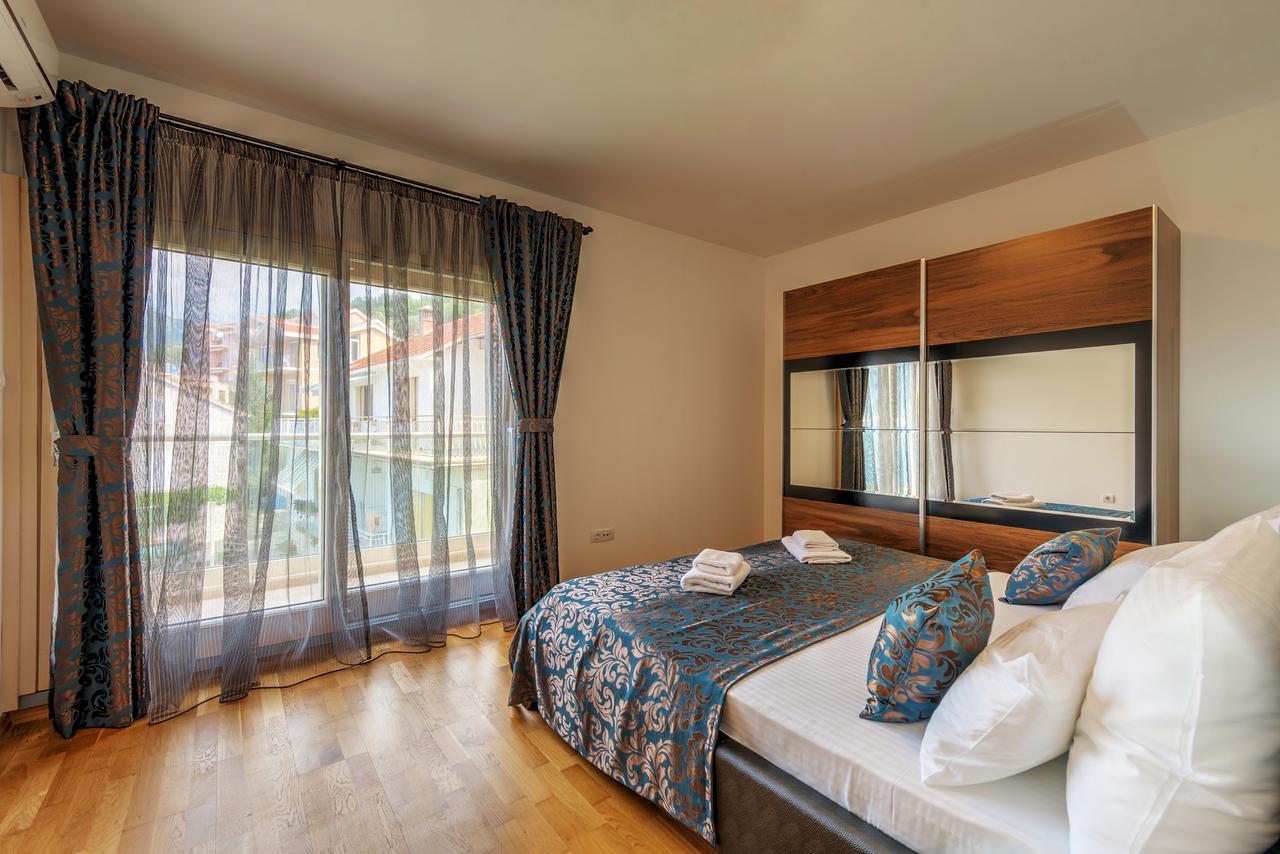 Apartments Villa Adriatic Tivat Ngoại thất bức ảnh